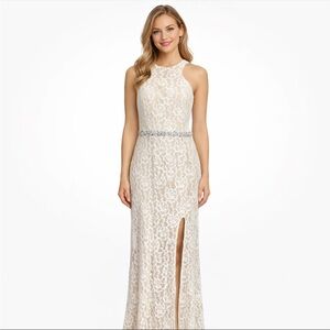 City Triangles Formal‎ Dress Gown Juniors 9 Ivory Lace Overlay Rhinestones Prom